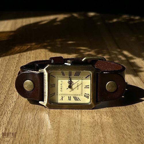 Vintage Roman Numeral Leather Strap Watch – Classic Square Retro Wrist Watch