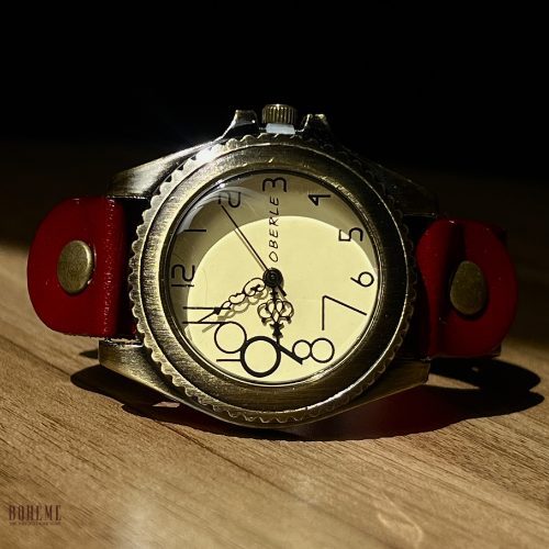 Vintage Round Dial Leather Strap Watch – Retro Aesthetic Wrist Watch